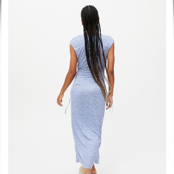 SOLD • HOST PICK 🎉 Urban Outfitters Geometric Deep V-Neck Wrap Dress Size S-P - Picture 4 of 13